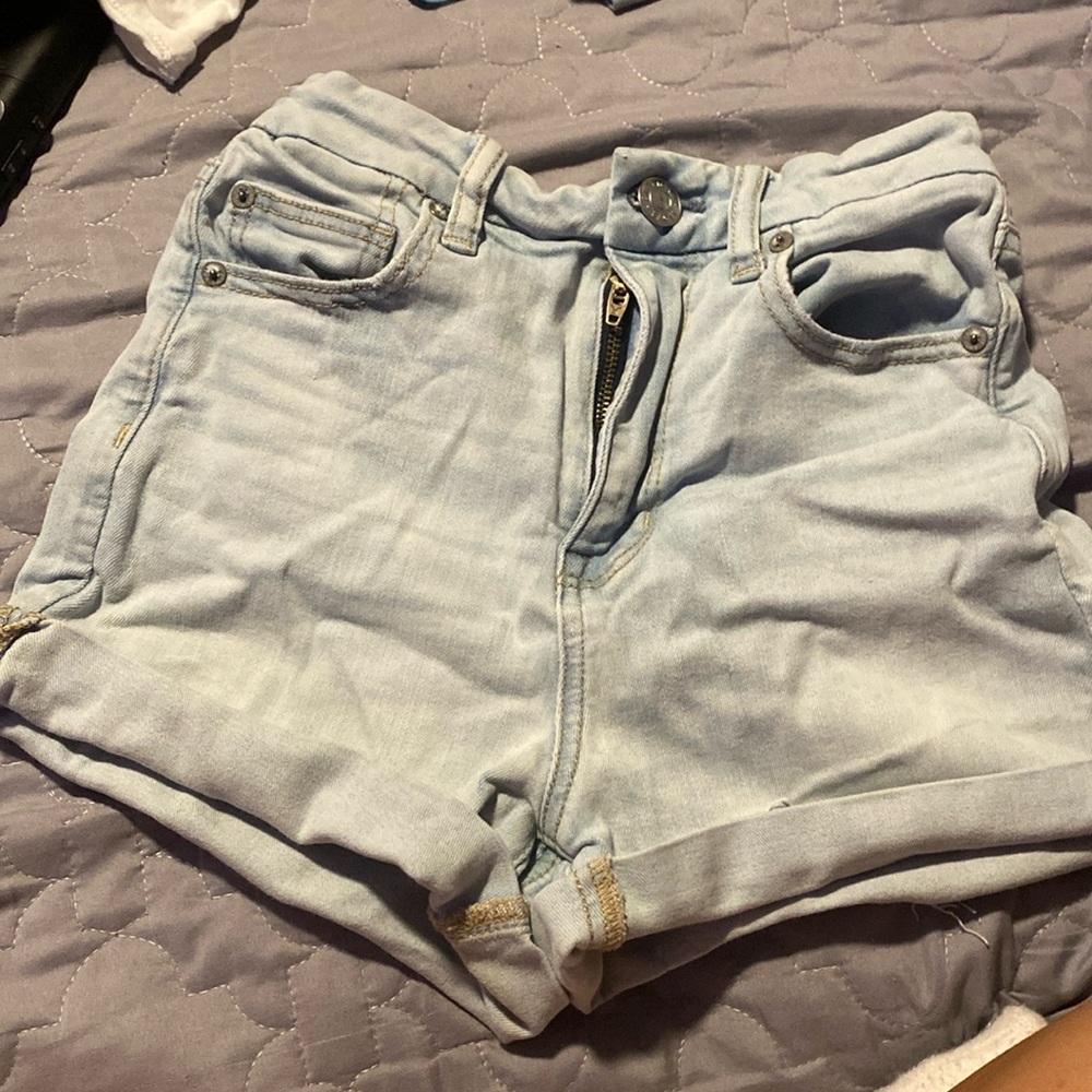 American Eagle womens light wash jean shorts